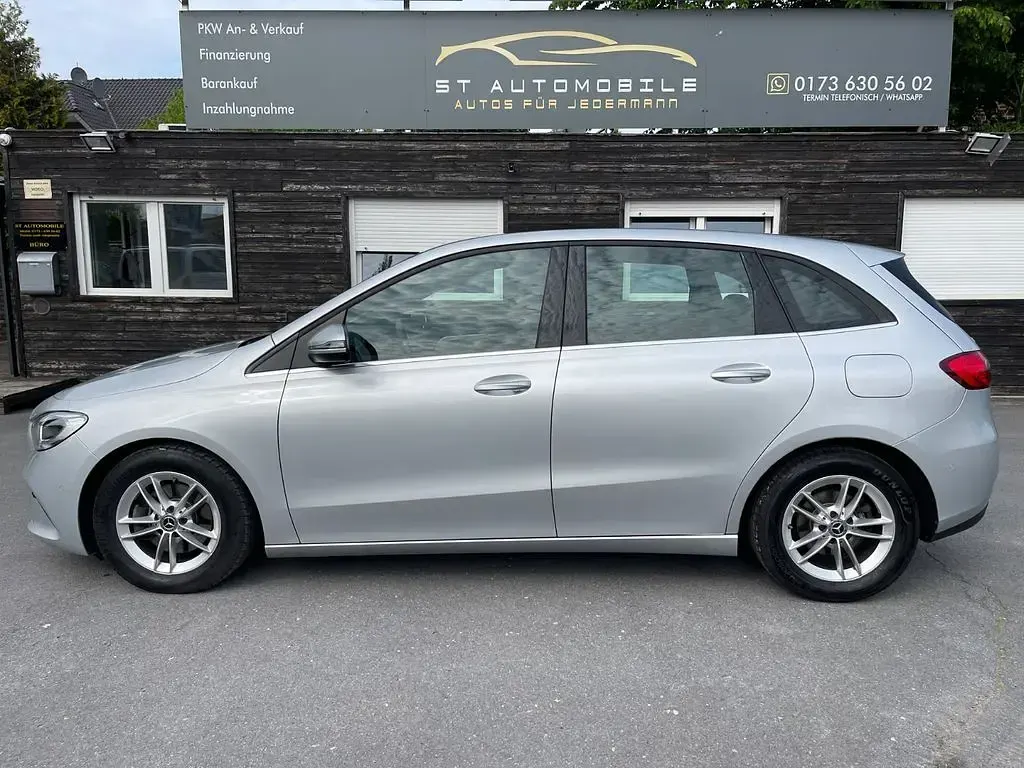 Gebraucht Mercedes B200 Style 150 PS (110 kW) 2020 Silber Kleinwagen