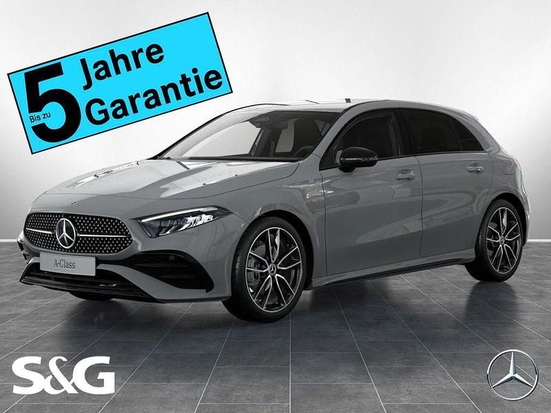 Manufaktur lack manufaktur ... Gebraucht 2025 Mercedes A200 AMG Limousine | 44.999 € - Bild 1/4