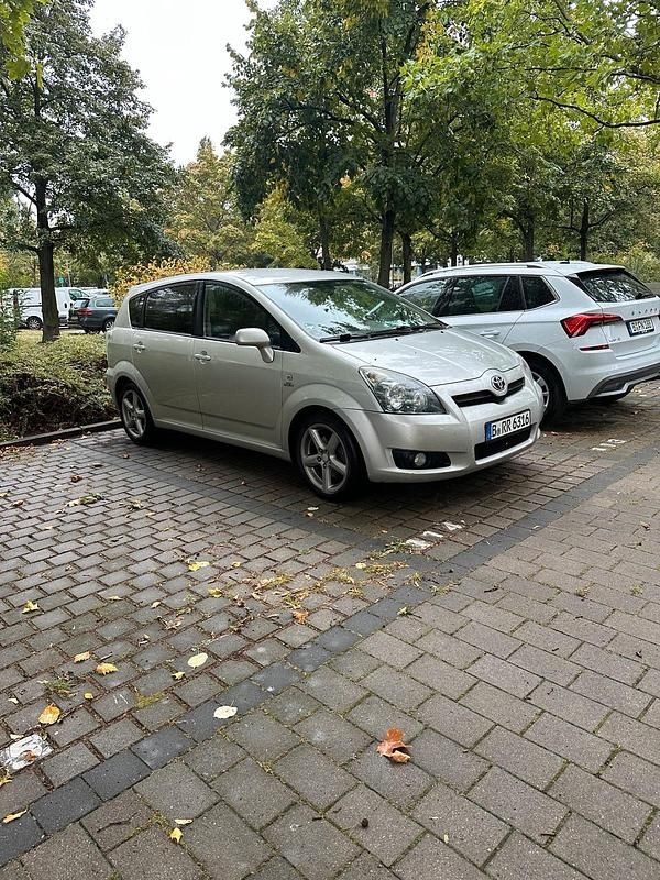 Silber Gebraucht 2008 Toyota Verso Van / Kleinbus | 6.000 € (Fairer Preis) - Bild 1/4