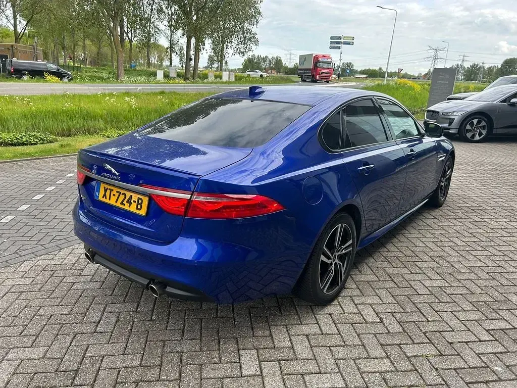 Gebraucht Jaguar XF R-Sport 300 PS (220 kW) 2019 Blau Limousine