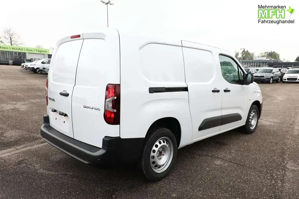 New Citroën Berlingo 131 HP (96 kW) 2025 White Minivan