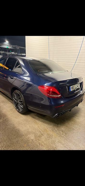 Gebraucht Mercedes E220 Exclusive 194 PS (142 kW) 2017 Blau Limousine