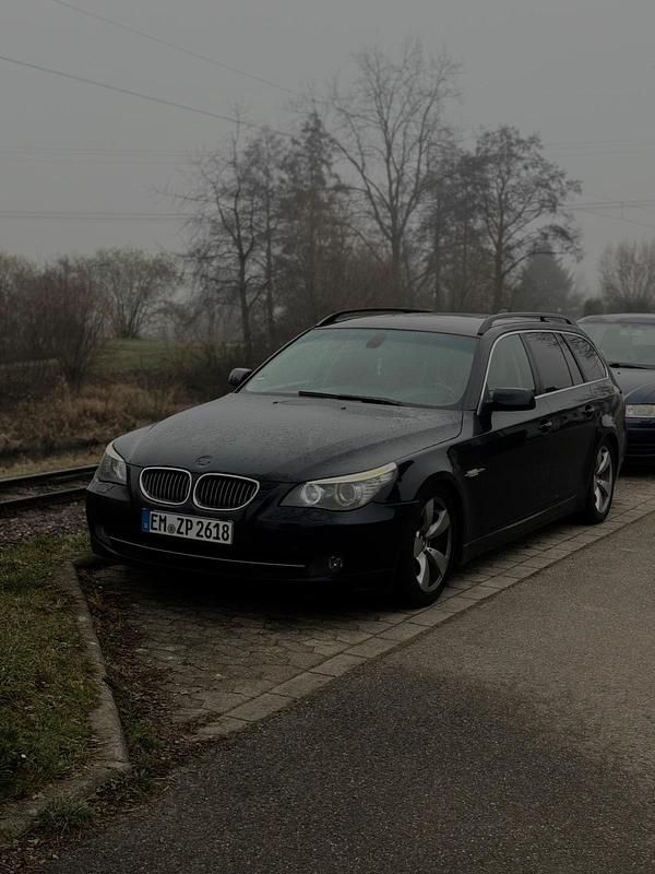 Gebraucht BMW 525 197 PS (144 kW) 2009 Blau Kombi