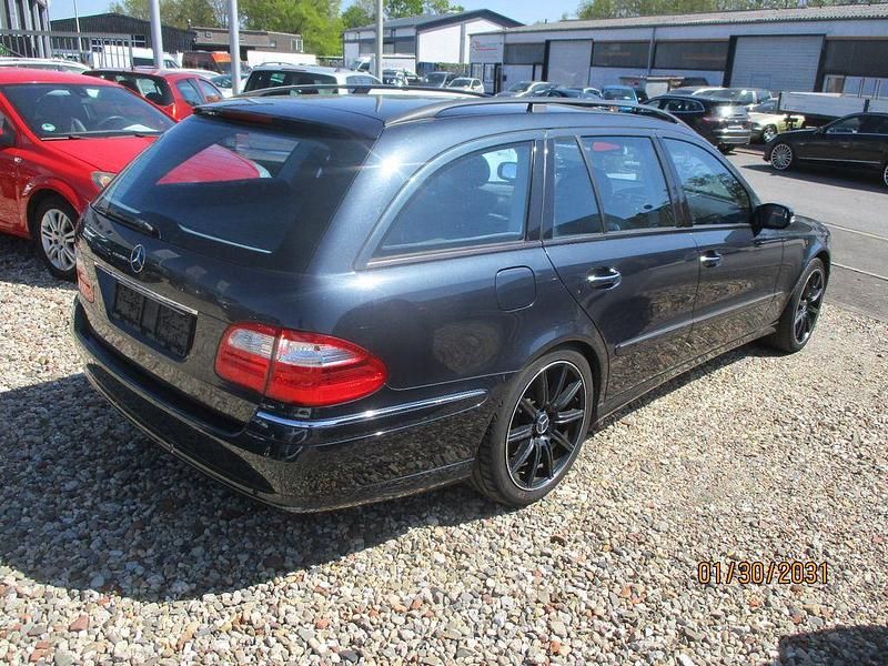 Occasion Mercedes E240 Avantgarde 177 ch (130 kW) 2004 Bleue Berline