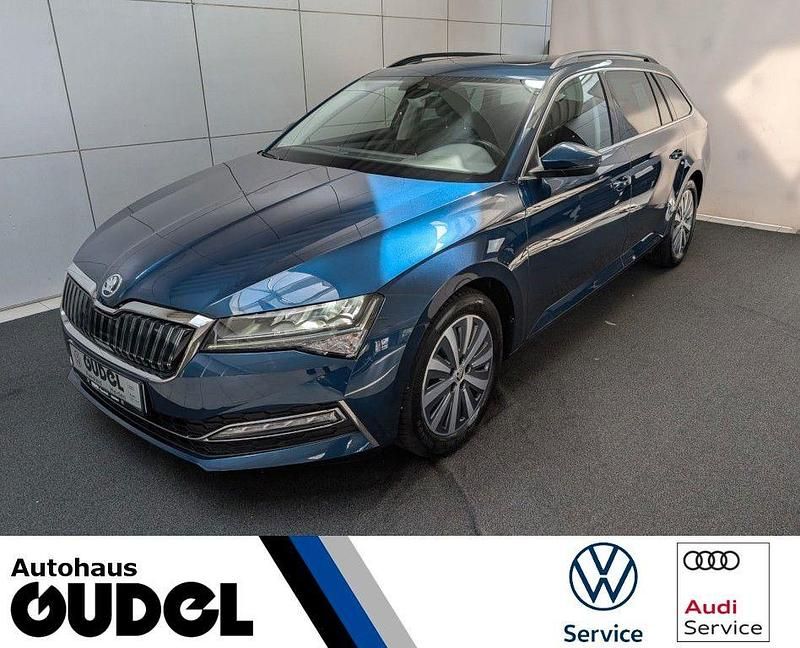 Lavablau metallic Gebraucht 2022 Skoda Superb Ambition Kombi | 24.940 € (Fairer Preis) - Bild 1/4