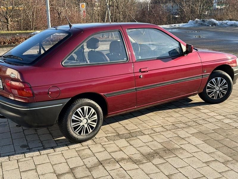 Gebraucht Ford Escort 60 PS (44 kW) 1993 Braun Limousine