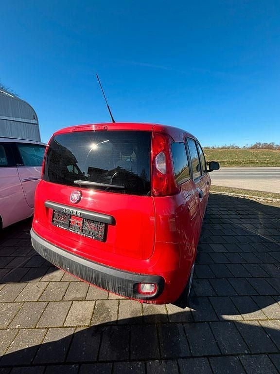Gebraucht Fiat Panda Easy 69 PS (50 kW) 2017 Amore rot Kleinwagen