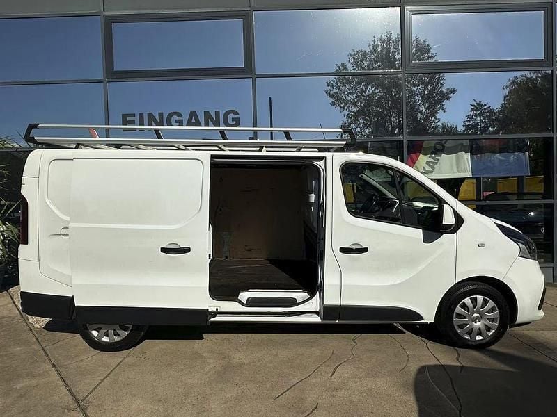 Weiß Gebraucht 2020 Nissan NV300 Van | 17.890 € (Guter Preis) - Bild 1/4