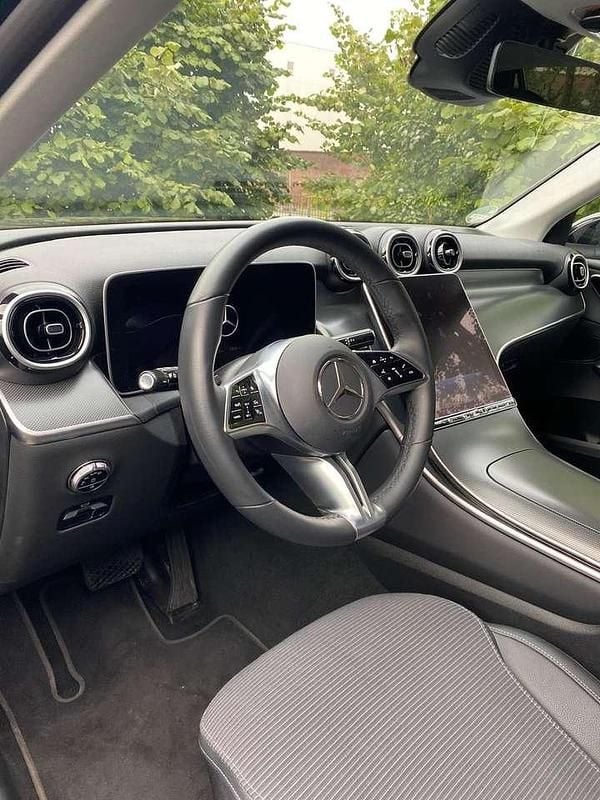 Gebraucht Mercedes GLC200 204 PS (150 kW) 2024 Schwarz SUV