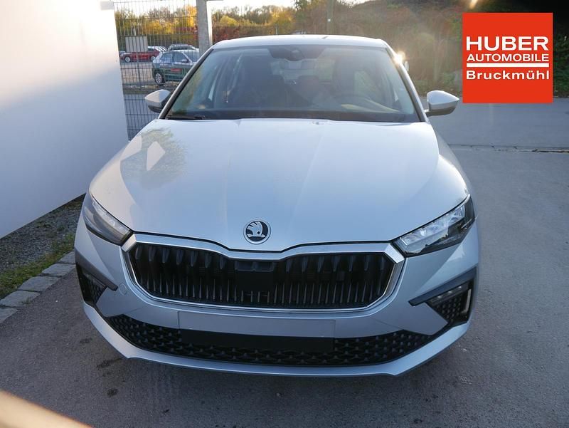 Neu Skoda Scala Selection 116 PS (85 kW) 2025 Brillantsilber metallic brillantsilber metallic Kleinwagen