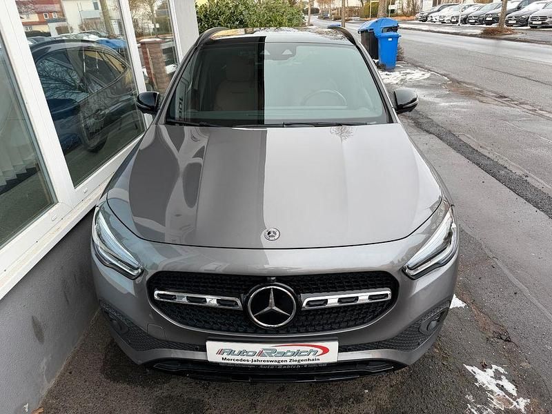 Gebraucht Mercedes GLA220 Night 190 PS (139 kW) 2023 Grau SUV