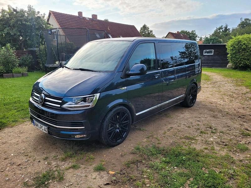Blau Gebraucht 2019 VW Multivan Generation Six Van | 36.600 € (Etwas zu teuer) - Bild 1/4