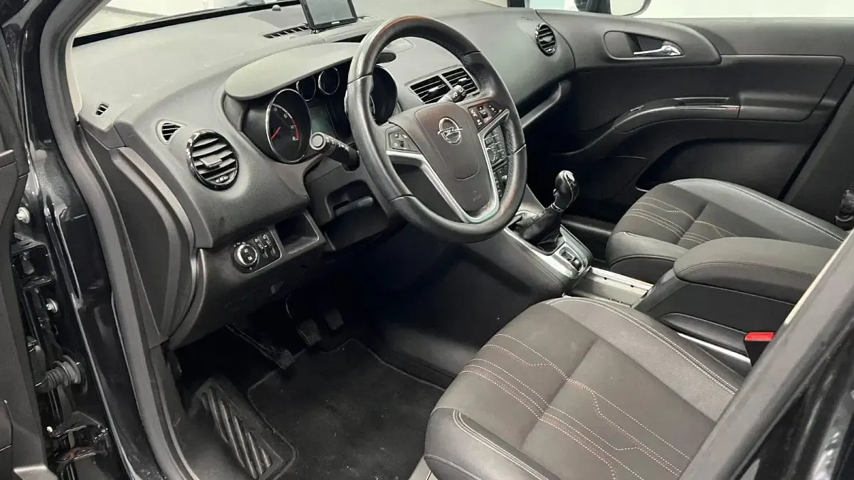 Gebraucht Opel Meriva 101 PS (74 kW) 2012 Schwarz Van / Kleinbus
