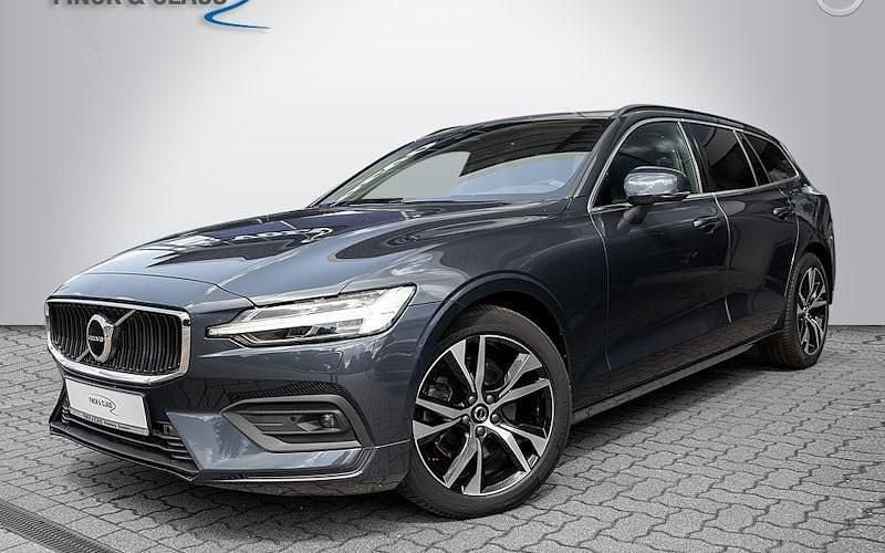 Blau Gebraucht 2023 Volvo V60 Core Kombi | 33.890 € (Guter Preis) - Bild 1/4