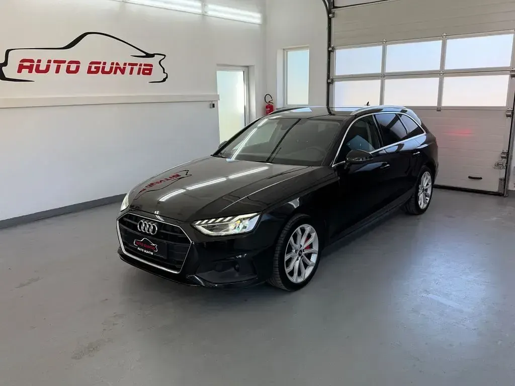 Gebraucht Audi A4 Sport 204 PS (150 kW) 2023 Mythosschwarz Kombi