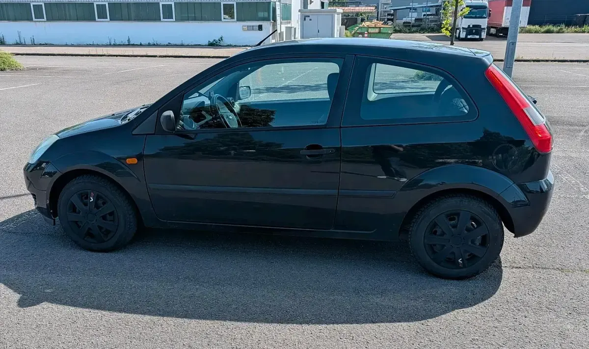 Gebraucht Ford Fiesta 80 PS (58 kW) 2005 Schwarz Kleinwagen