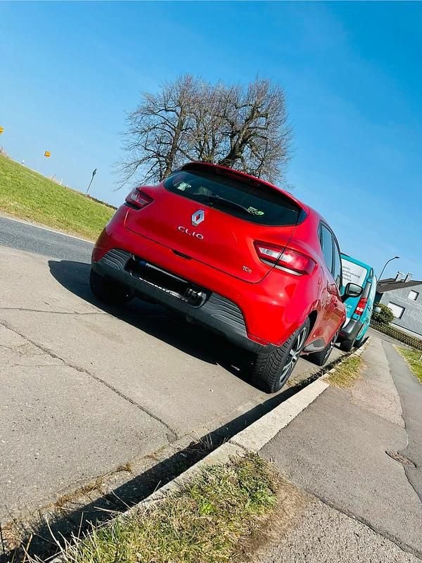 Gebraucht Renault Clio IV 90 PS (66 kW) 2015 Rot Kleinwagen