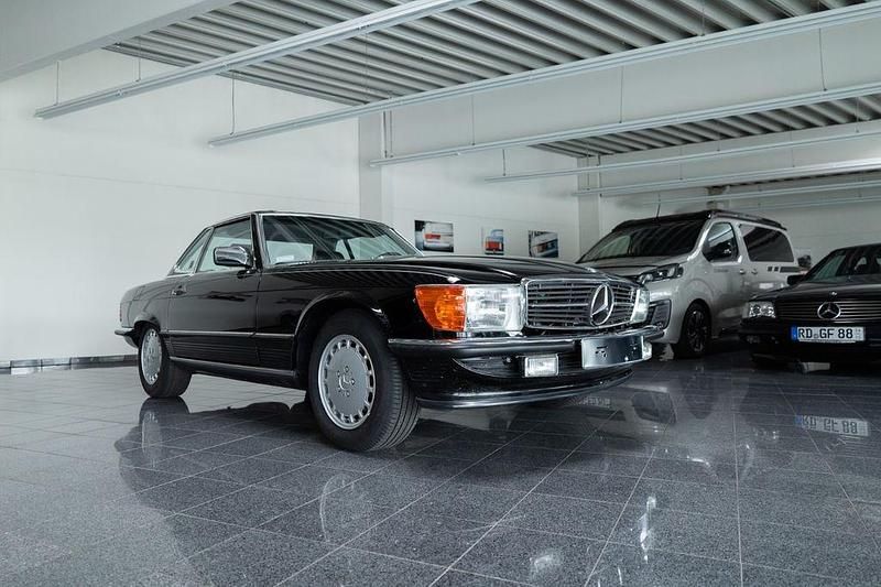 Gebraucht Mercedes 560 231 PS (169 kW) 1988 Schwarz Cabrio