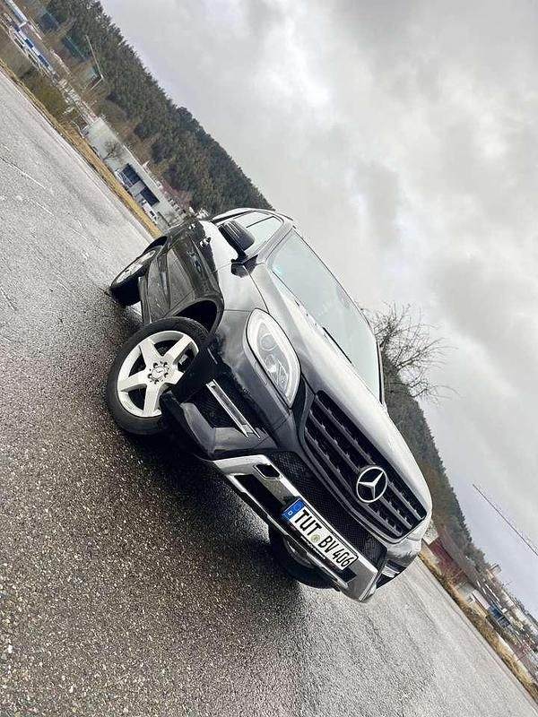 Gebraucht Mercedes ML350 258 PS (189 kW) 2012 SUV