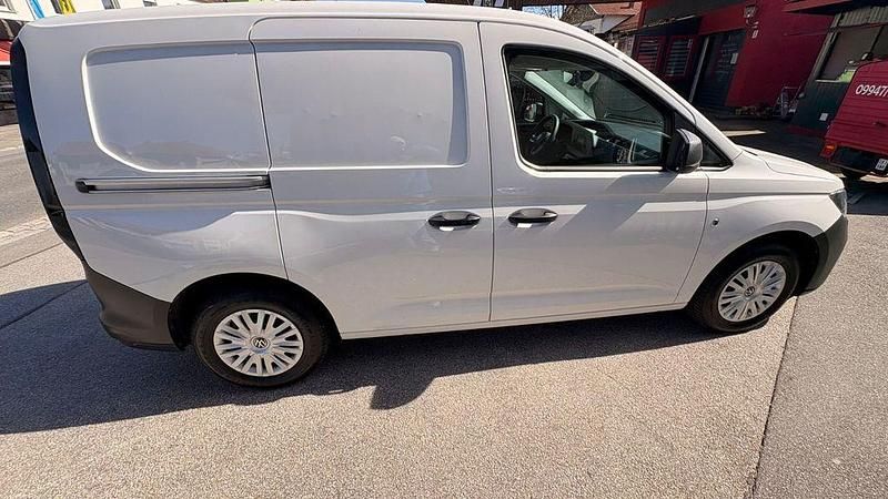 Gebraucht VW Caddy 122 PS (89 kW) 2022 Weiß Van / Kleinbus