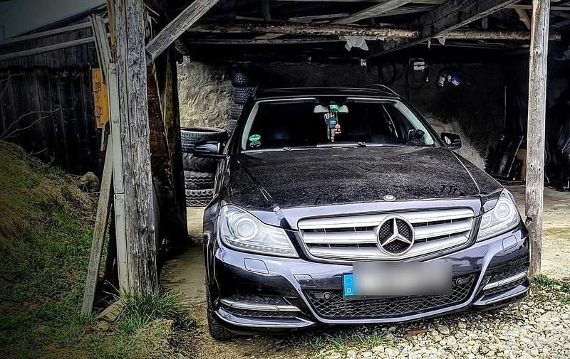 Schwarz Gebraucht 2012 Mercedes C220 Kombi | 6.500 € (Guter Preis) - Bild 1/4