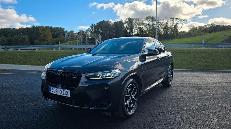 Grau Gebraucht 2023 BMW X4 Performance SUV | 55.900 € (Guter Preis) - Bild 1/4