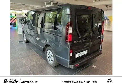 Neu Renault Trafic Evolution 110 PS (80 kW) 2025 Kometengrau metallic Van / Kleinbus