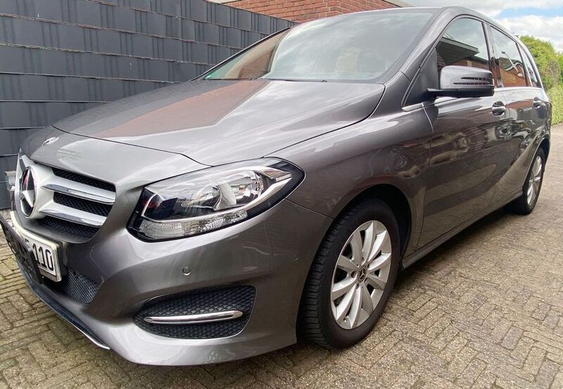 Grau Gebraucht 2017 Mercedes B180 Style Van / Kleinbus | 14.500 € (Superpreis) - Bild 1/4