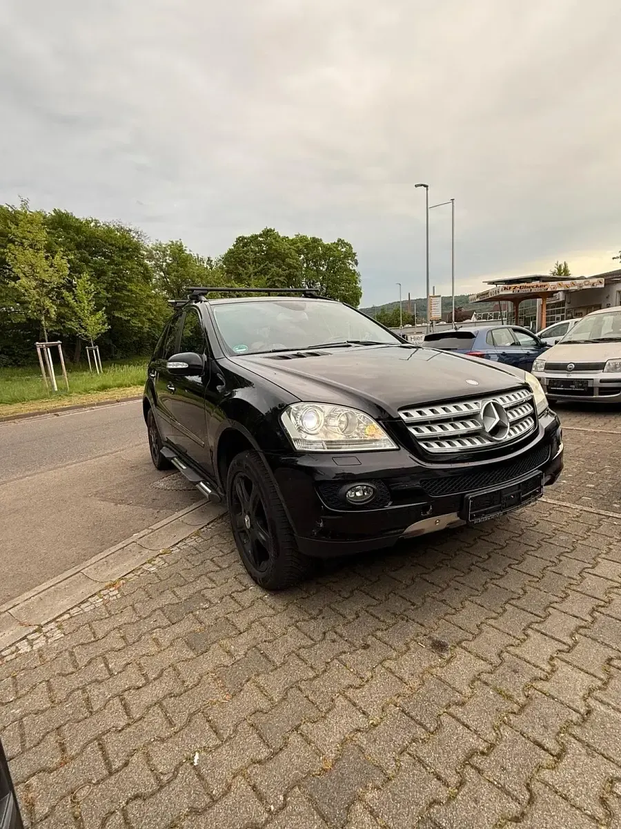 Gebraucht Mercedes ML280 200 PS (147 kW) 2007 Schwarz SUV