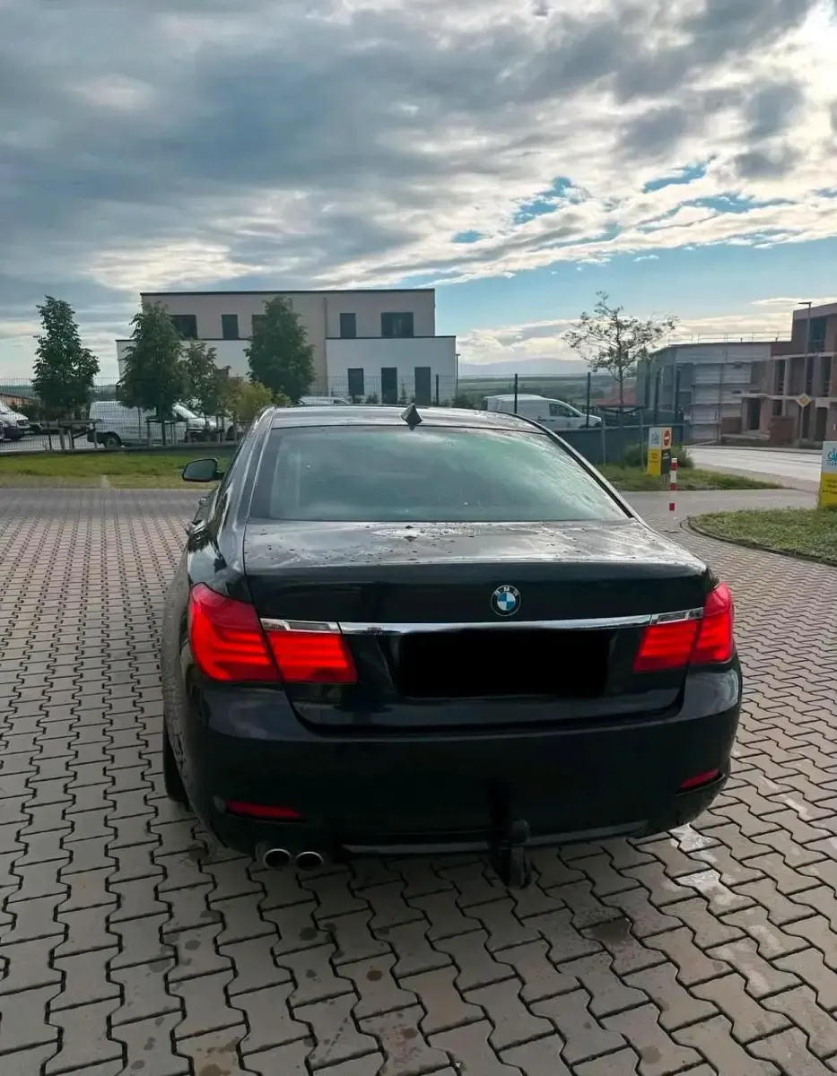 Gebraucht BMW 730 245 PS (180 kW) 2026 Schwarz Limousine