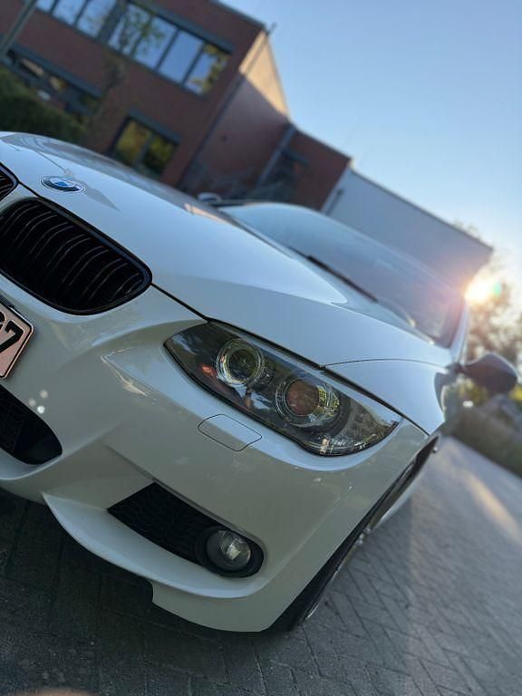 Weiß Gebraucht 2012 BMW 318 Cabriolet M Sport Cabrio | 9.500 € (Fairer Preis) - Bild 1/4