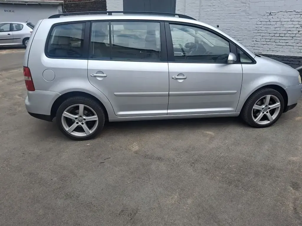 Gebraucht VW Touran Basis 105 PS (77 kW) 2004 Grau Van / Kleinbus