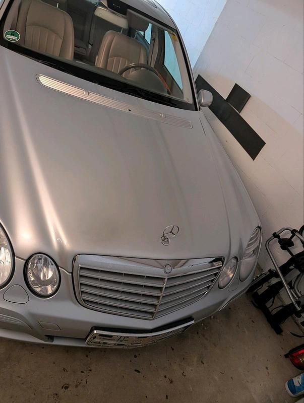 Gebraucht Mercedes E280 250 PS (183 kW) 2007 Silber Limousine