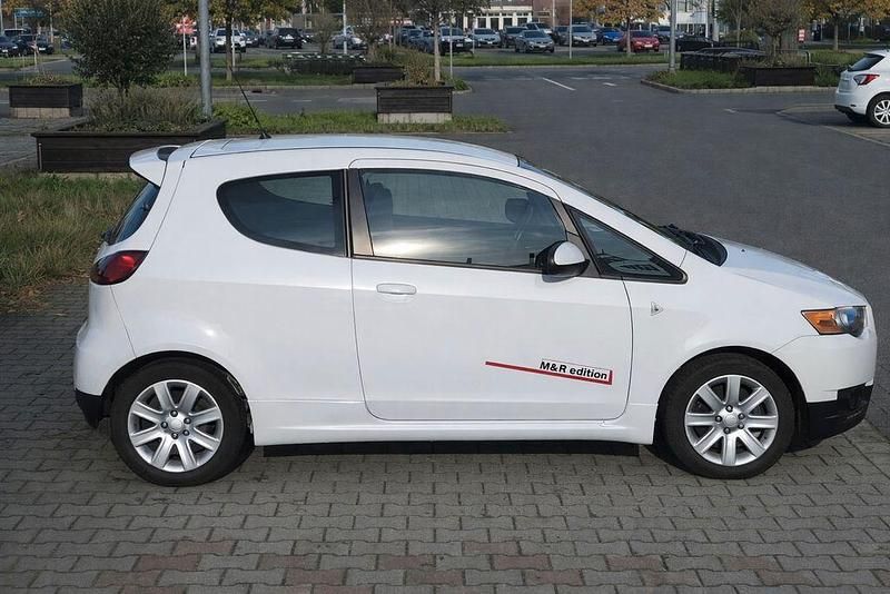 Gebraucht Mitsubishi Colt Edition 75 PS (55 kW) 2012 Weiß Limousine