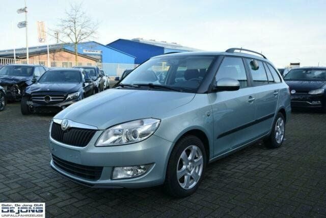 Andere farbe metallic Gebraucht 2012 Skoda Fabia Family Kombi | 3.450 € (Superpreis) - Bild 1/4
