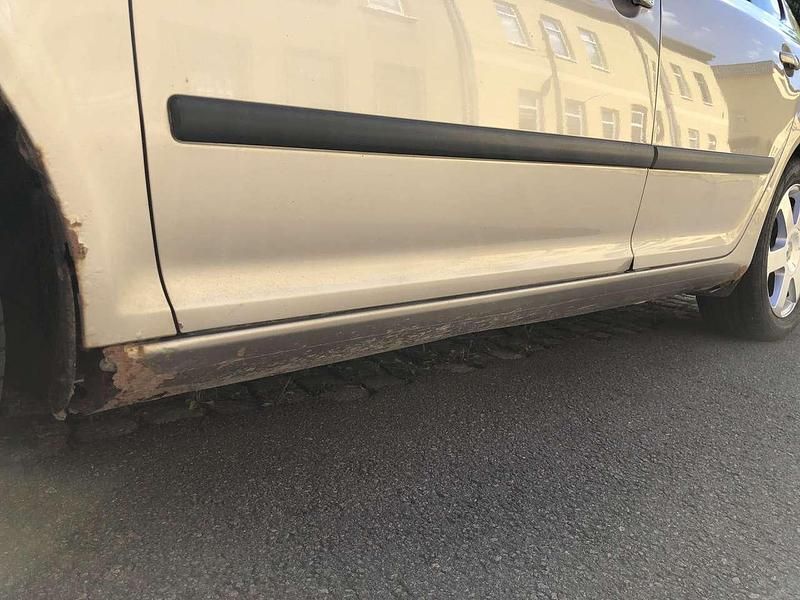 Gebraucht Skoda Octavia Elegance 102 PS (75 kW) 2005 Saharabeige metallic Limousine