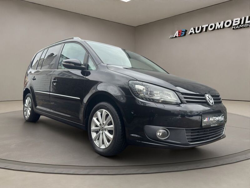 Schwarz Gebraucht 2011 VW Touran Highline Van / Kleinbus | 11.700 € (Etwas zu teuer) - Bild 1/4
