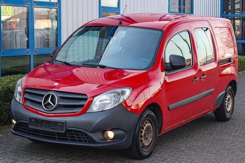Gebraucht Mercedes Citan 111 110 PS (80 kW) 2015 Rot Van / Kleinbus