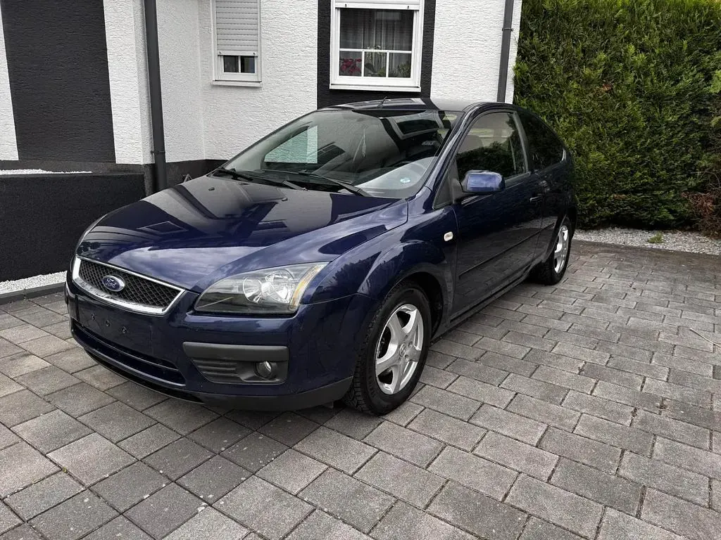 Usata Ford Focus Sport 101 CV (74 kW) 2005 Blu Berlina
