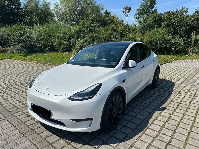 Weiß Gebraucht 2022 Tesla Model Y Performance SUV | 39.750 € (Fairer Preis) - Bild 1/4