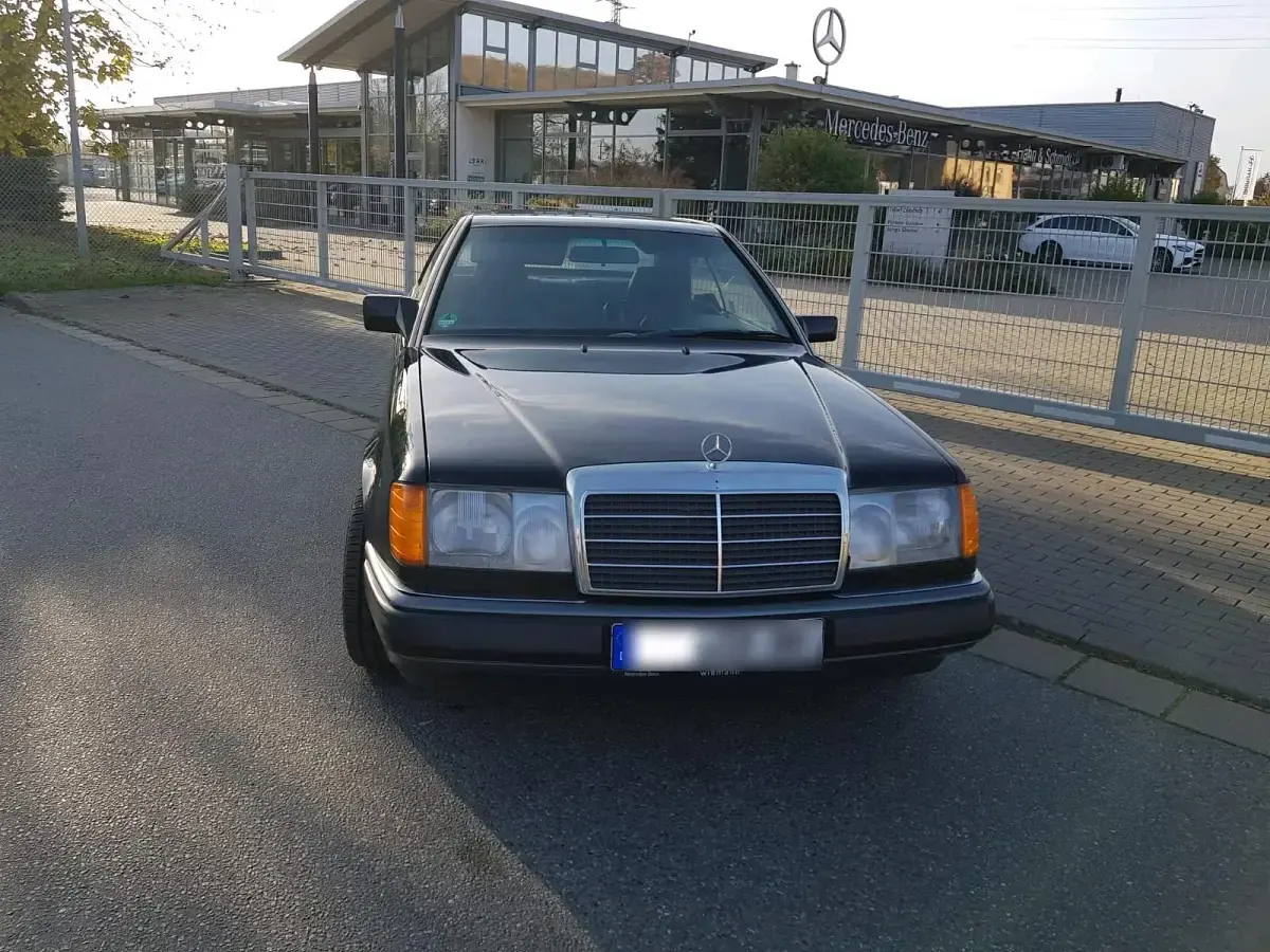Gebraucht Mercedes 300 180 PS (132 kW) 1991 Schwarz Coupé
