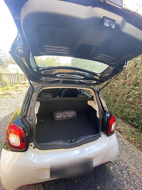 Gebraucht Smart ForFour 71 PS (52 kW) 2019 Weiß Kleinwagen