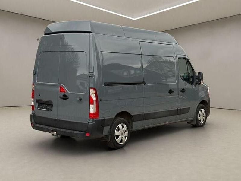 Gebraucht Renault Master Komfort 158 PS (116 kW) 2022 Grau Van / Kleinbus