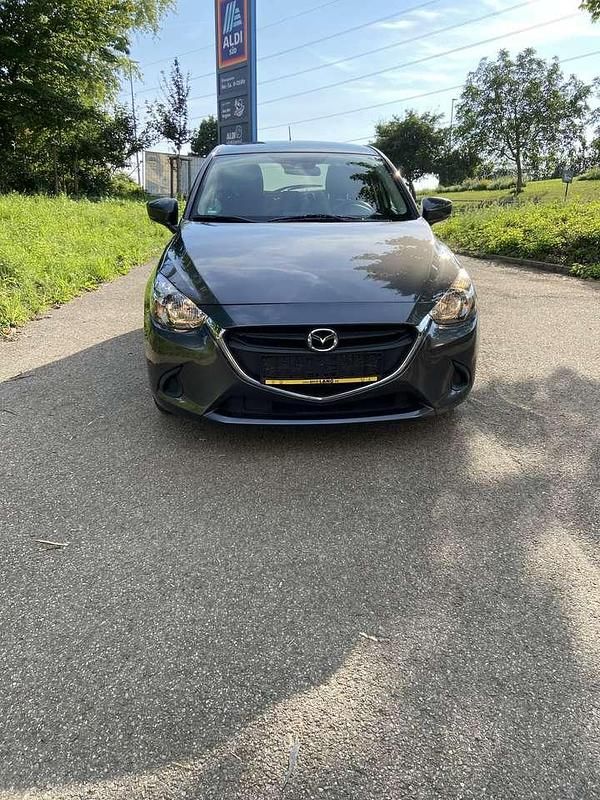 Grau Gebraucht 2018 Mazda 2 Signature Kleinwagen | 11.000 € (Fairer Preis) - Bild 1/4
