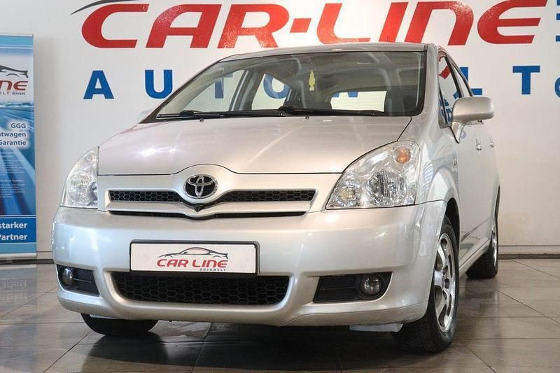 Silber Gebraucht 2005 Toyota Corolla Verso Executive Van / Kleinbus | 3.999 € (Fairer Preis) - Bild 1/4