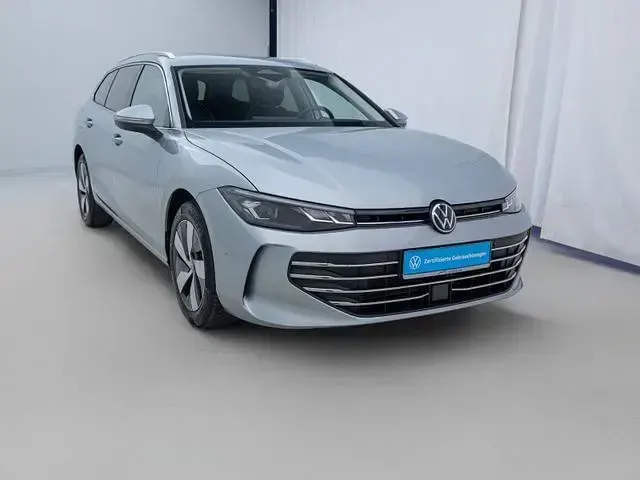 Gebraucht VW Passat Business 150 PS (110 kW) 2025 Oyster silver metallic Kombi