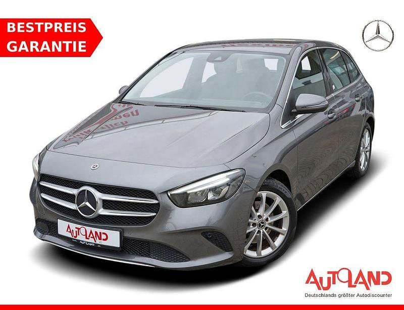Grau Gebraucht 2019 Mercedes B200 Van / Kleinbus | 22.950 € (Fairer Preis) - Bild 1/4