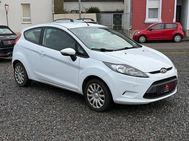 Gebraucht Ford Fiesta Trend 60 PS (44 kW) 2010 Weiß Kleinwagen