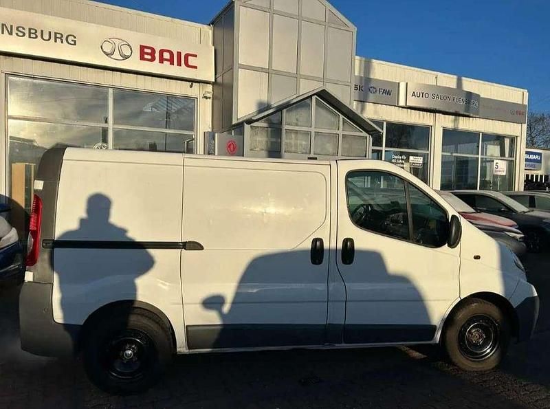 Gebraucht Opel Vivaro 90 PS (66 kW) 2011 Weiß Van / Kleinbus