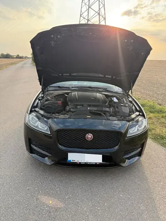 Gebraucht Jaguar XF R-Sport 179 PS (131 kW) 2020 Schwarz Limousine